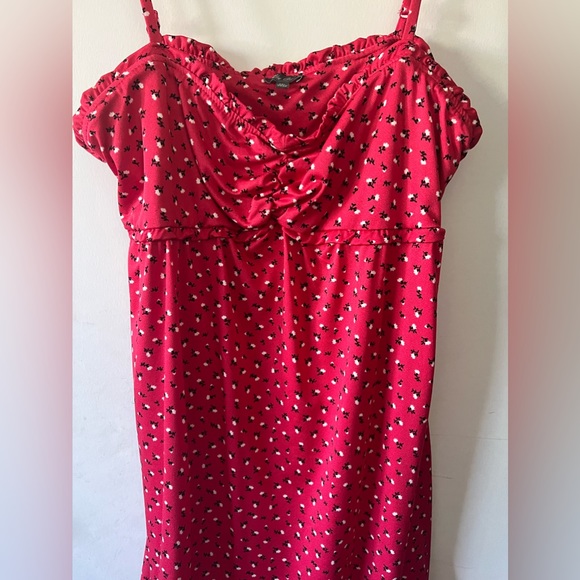 Beautiful red Lily Rose dress, floral design. - Picture 4 of 7